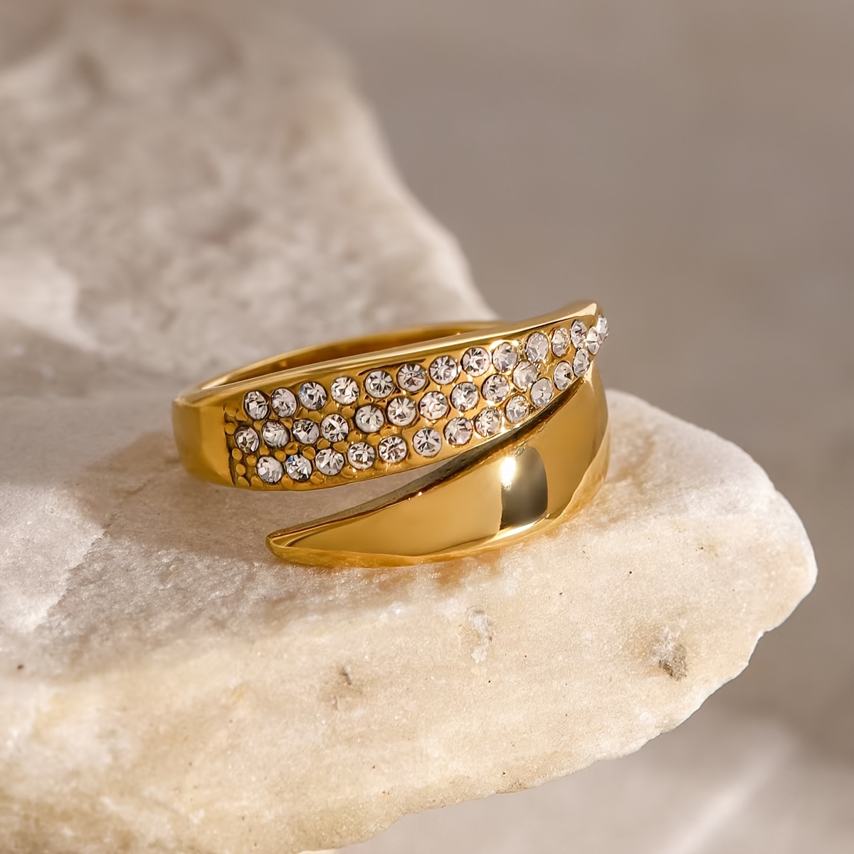 Copper Inlaid Zirconia Open Ring with Sharp Wing